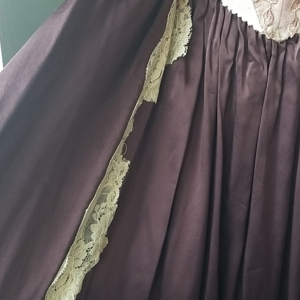 Cigana lace and satin dress - Picture 2 of 9